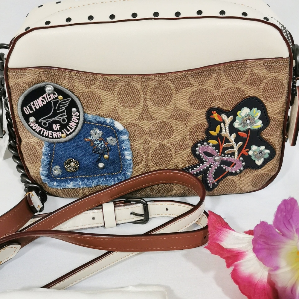 Coach Camera Bag In Signature Canvas With Rivets - Picture 2 of 6
